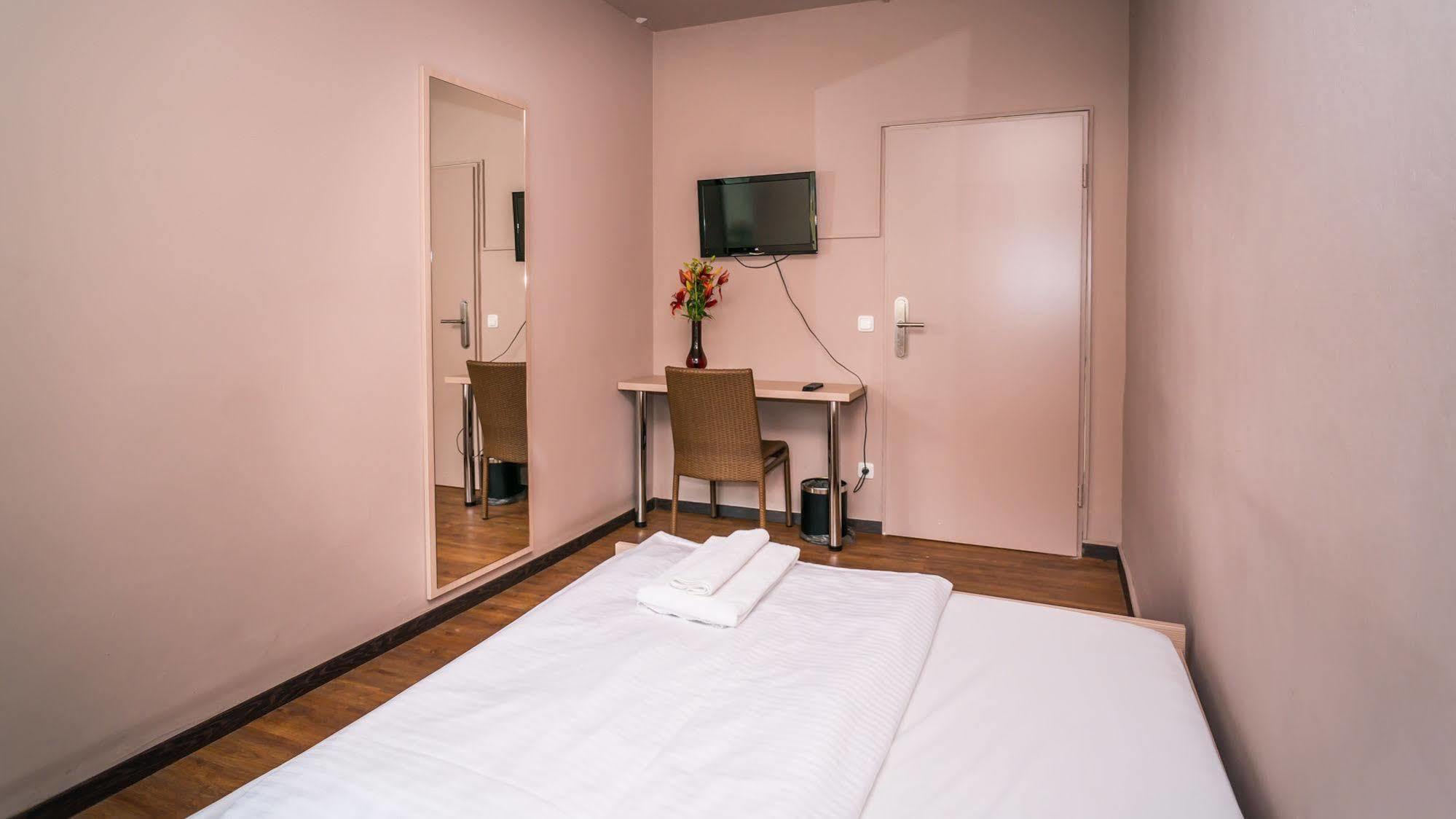 Smart Stay - Hostel Munich City Bagian luar foto