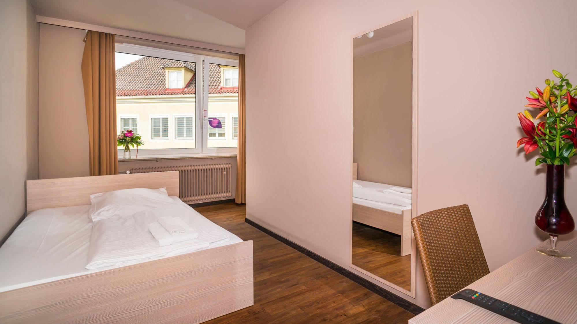 Smart Stay - Hostel Munich City Bagian luar foto